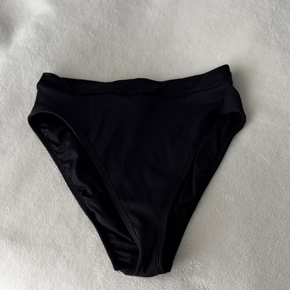 l*space Black Bitsy Cut Bikini Bottom